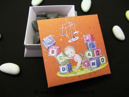 Boite carrée les jeux de bébé pour dragées de baptême